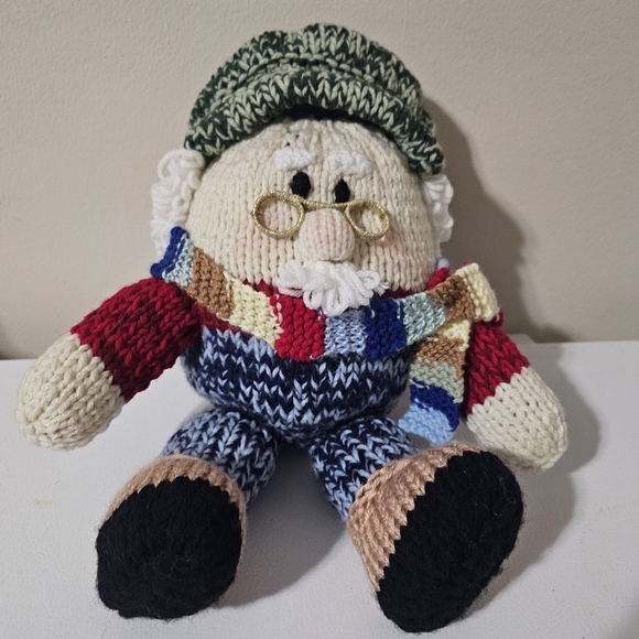Jean Greenhowe's Knitted Grandpa and Grandma Plush Toys - Picture 9 of 9